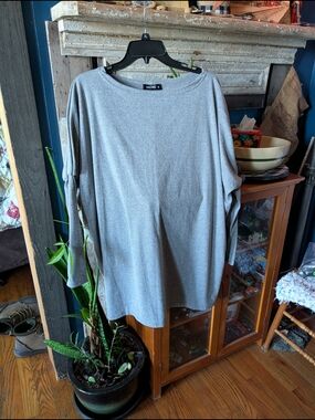 Salora Gray Long Fancy Sleeve Tunic Top Sz M